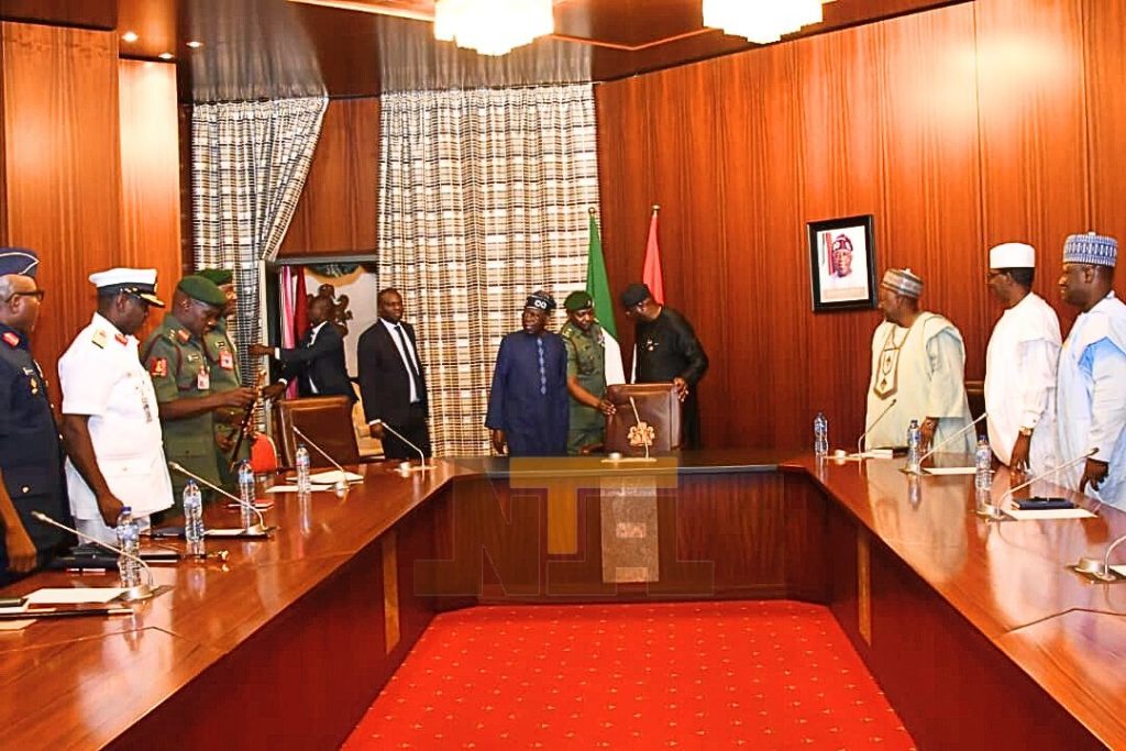 Tinubu Summons Security Chiefs After Defence Minister’s Sudden Resignation