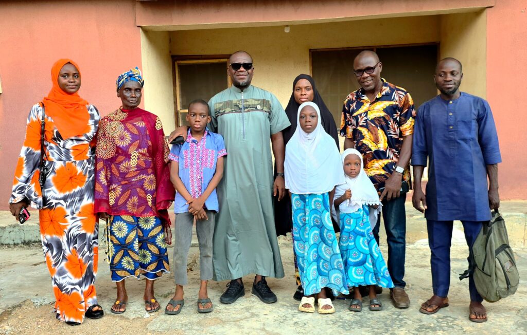 Ramadan: Oko Opo Foundation Visits Late Electrician’s Family, Pledges University Education For Son