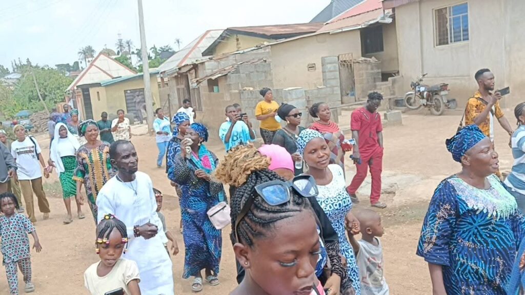 Ogun Women Demand 74 Additional Political Seats, Storm Akinlade’s Office Ogun Women Demand 74 Additional Political Seats, Storm Akinlade’s Office