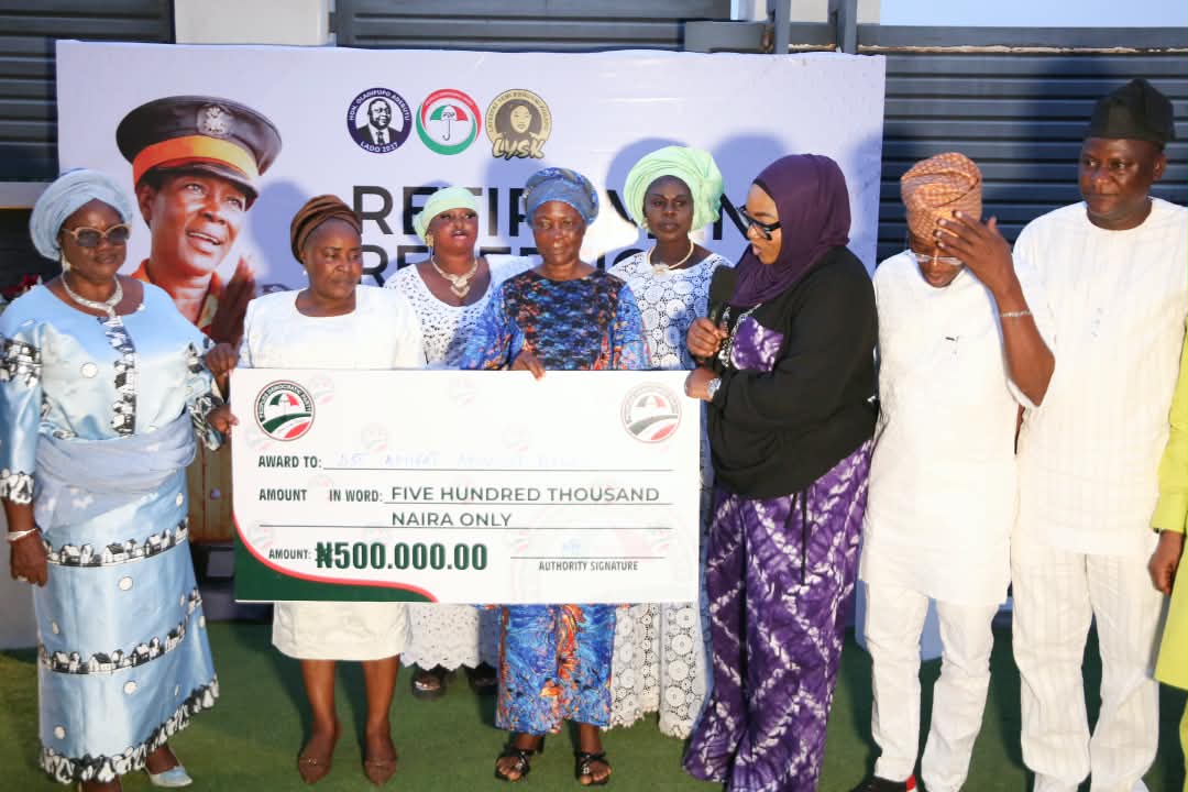PDP Deputy Gov Candidate Honours Retired Traffic Warden, Pledges Better Welfare For Ogun Workers PDP Deputy Gov Candidate Honours Retired Traffic Warden, Pledges Better Welfare For Ogun Workers